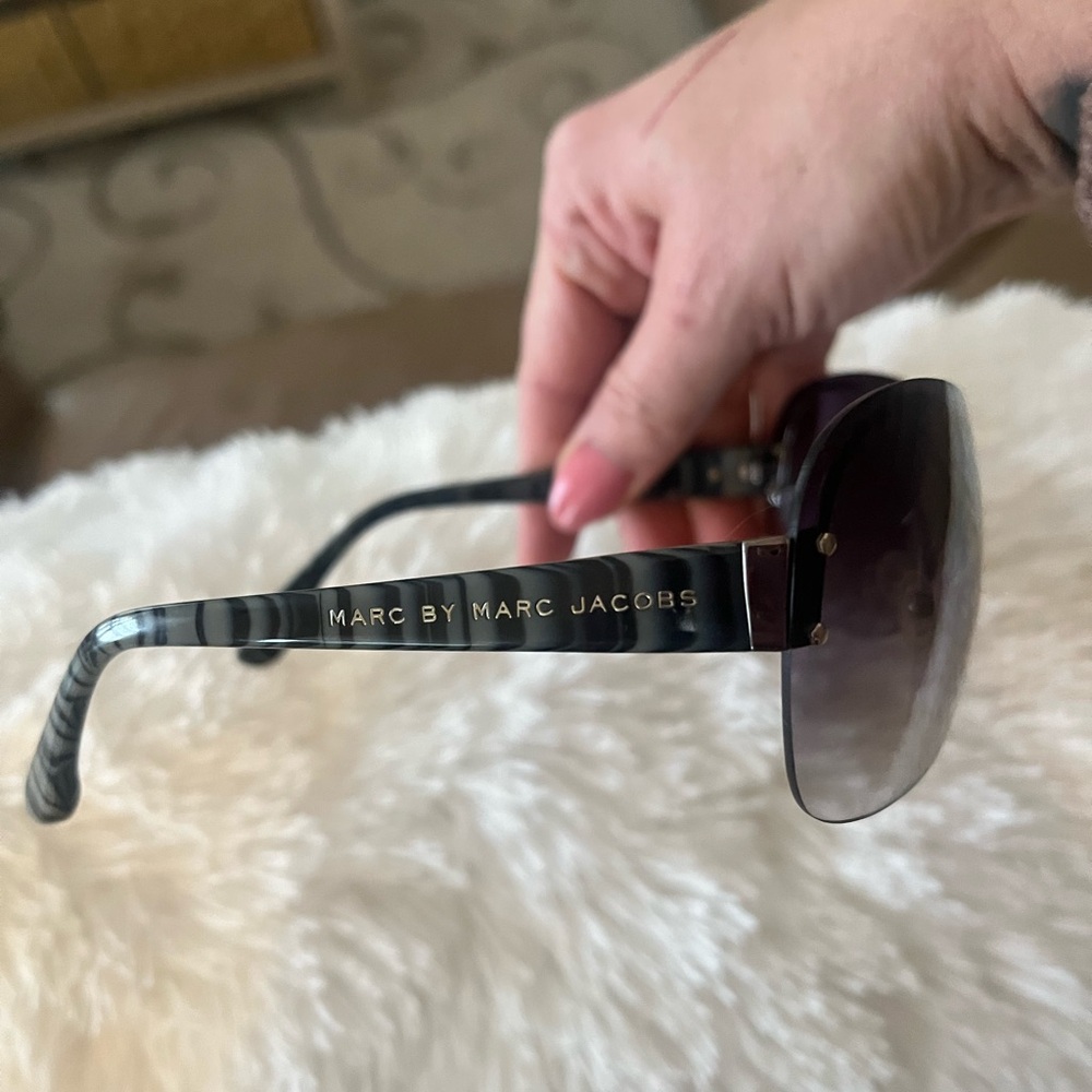 Marc Jacob’s sunglasses with case